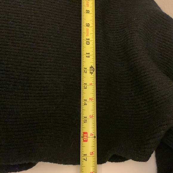 Dazy Turtle Neck Cropped Sweater Size L - Picture 7 of 7